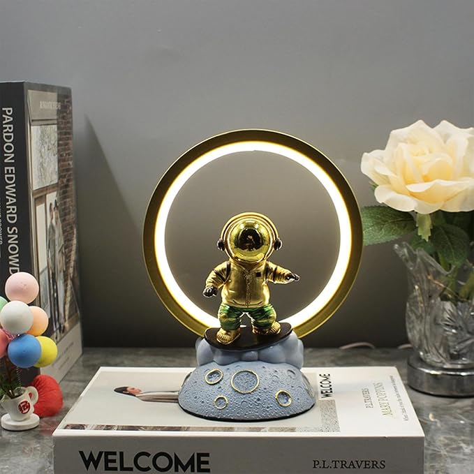 Small Astronaut Desk Lamp with USB Charging – Soft LED Night Light for Energy-Saving and Relaxation